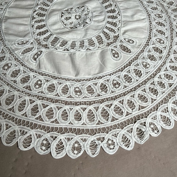 Large Ice Blue Vintage Ribbonwork Lace Centerpiece - Picture 2 of 7